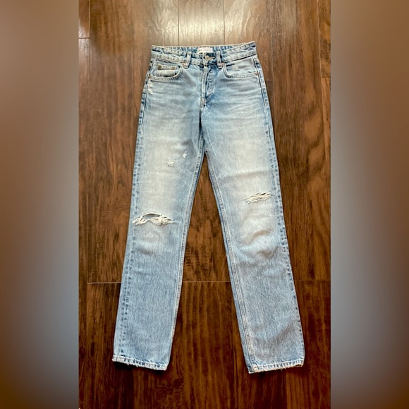 Brand new Zara jeans. Light blue colour. Size USA 0 / EUR 32. - Picture 1 of 3